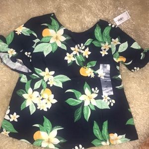 Floral print flutter sleeve tee size 4t